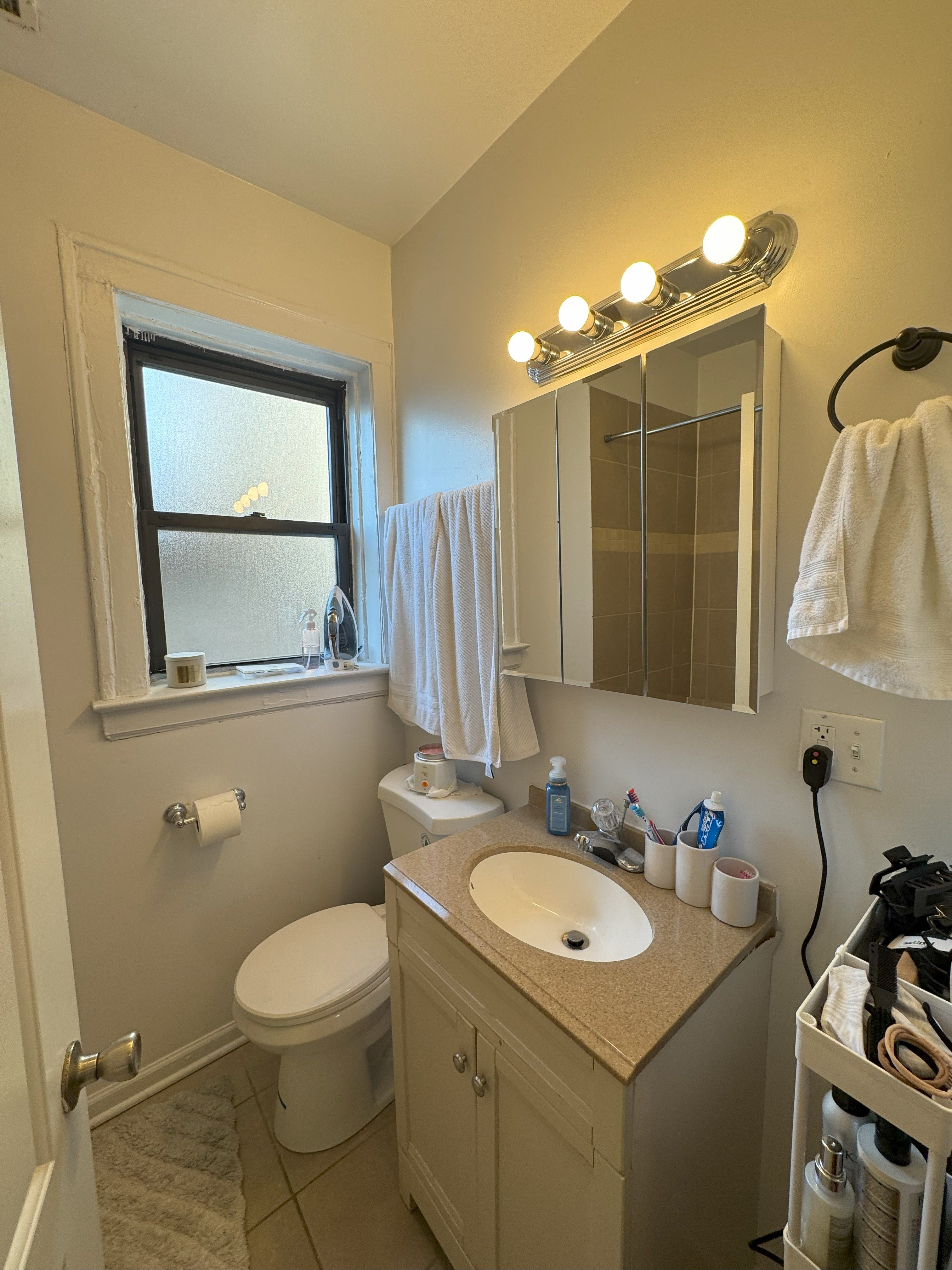 2833 N. Cambridge Ave. 2833 N. Cambridge Ave., Chicago, IL 60657 Lake View - Leasing by Cross Street